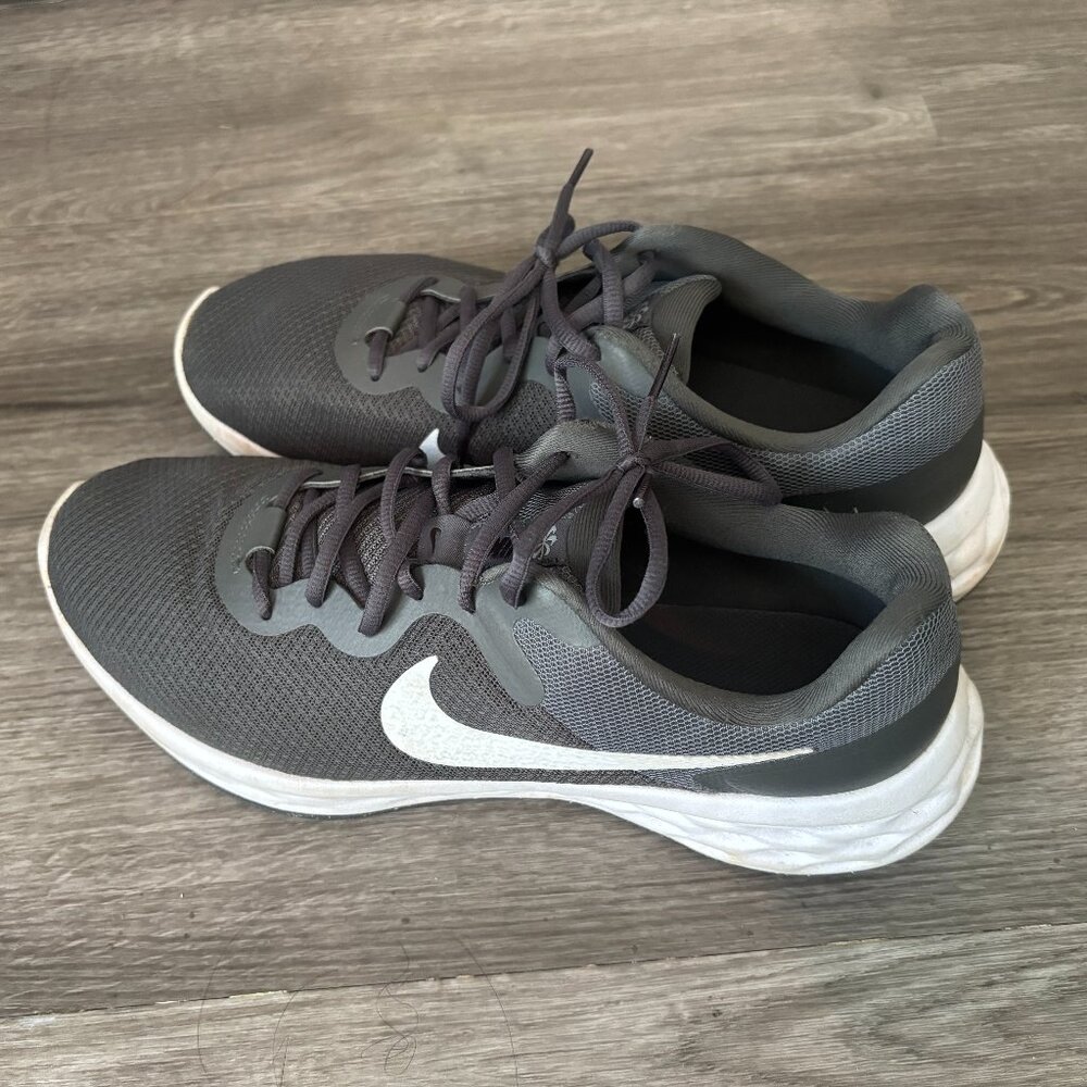 Nike Revolution 6 Grey Size 12.5 Sneaker